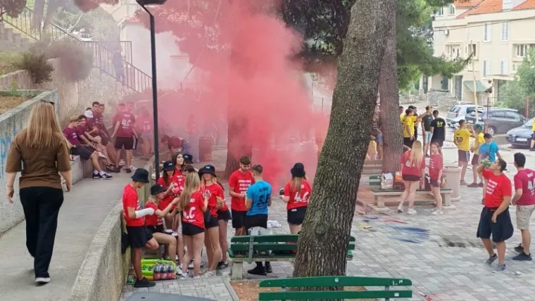 Pogledajte megagaleriju maturantskog ludila diljem Hrvatske: Ovo će se dugo pamtiti!