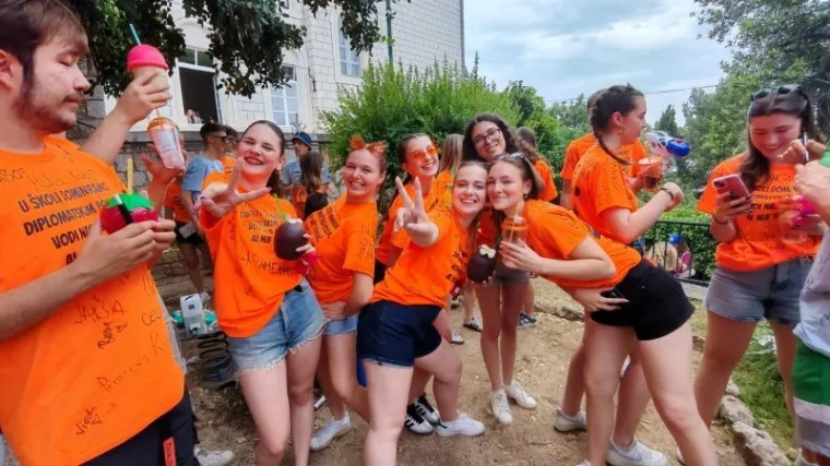 Pogledajte megagaleriju maturantskog ludila diljem Hrvatske: Ovo će se dugo pamtiti!