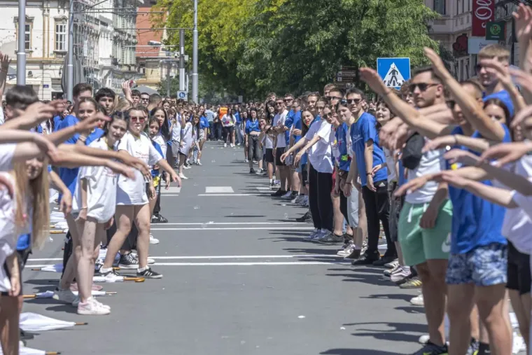 Pogledajte megagaleriju maturantskog ludila diljem Hrvatske: Ovo će se dugo pamtiti!