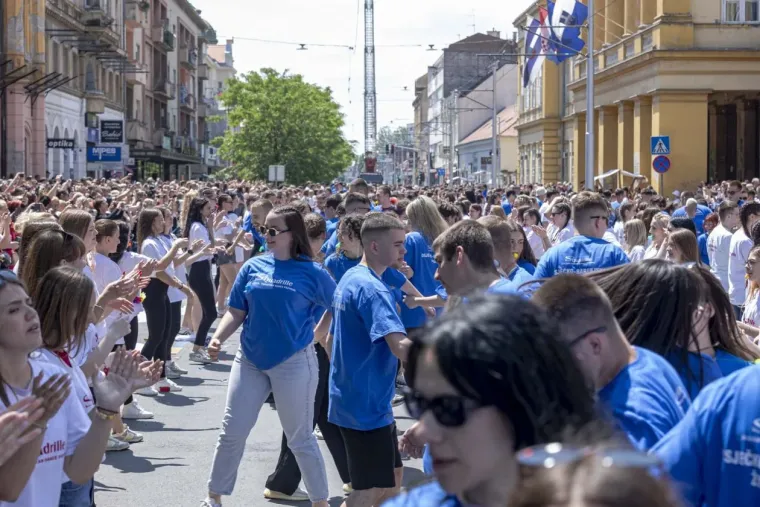 Pogledajte megagaleriju maturantskog ludila diljem Hrvatske: Ovo će se dugo pamtiti!
