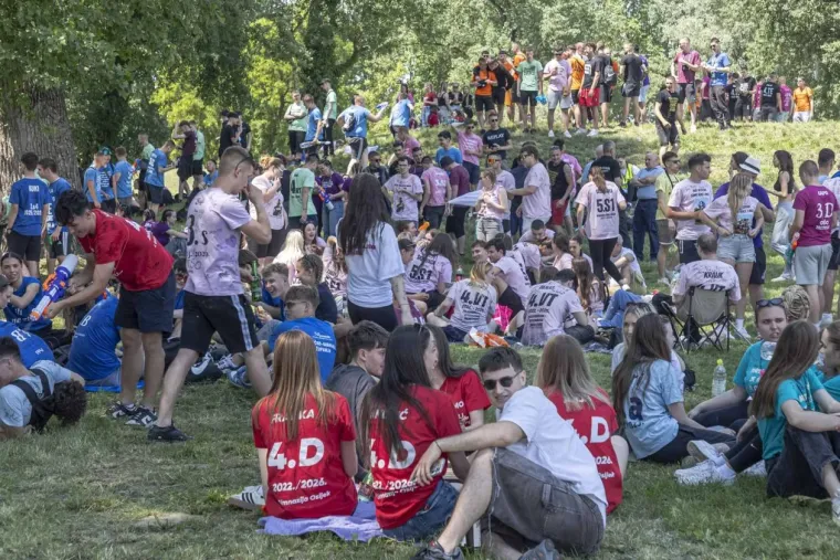 Pogledajte megagaleriju maturantskog ludila diljem Hrvatske: Ovo će se dugo pamtiti!