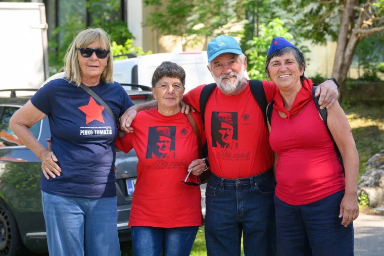Slavi se Dan Mladosti u Kumrovcu, stigao Mesić, Keleminec bjesni: 'Banda komunistička!'