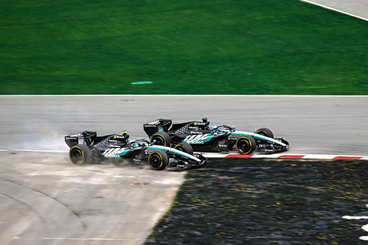 Drama na F1 sprintu! Mercedesovi vozači u ratu, &scaron;ef ekipe izgubio živce nakon incidenta