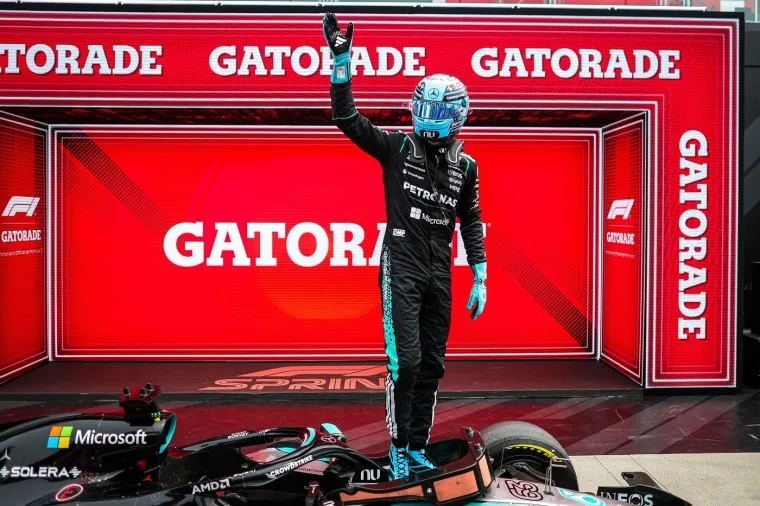 Drama na F1 sprintu! Mercedesovi vozači u ratu, &scaron;ef ekipe izgubio živce nakon incidenta