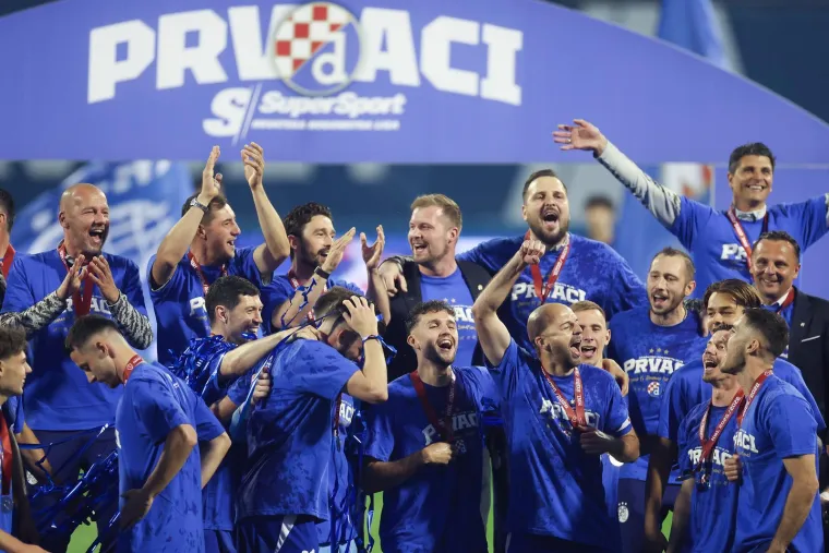 Pogledajte ludnicu na Maksimiru! Zagreb eruptirao nakon osvajanja duple krune