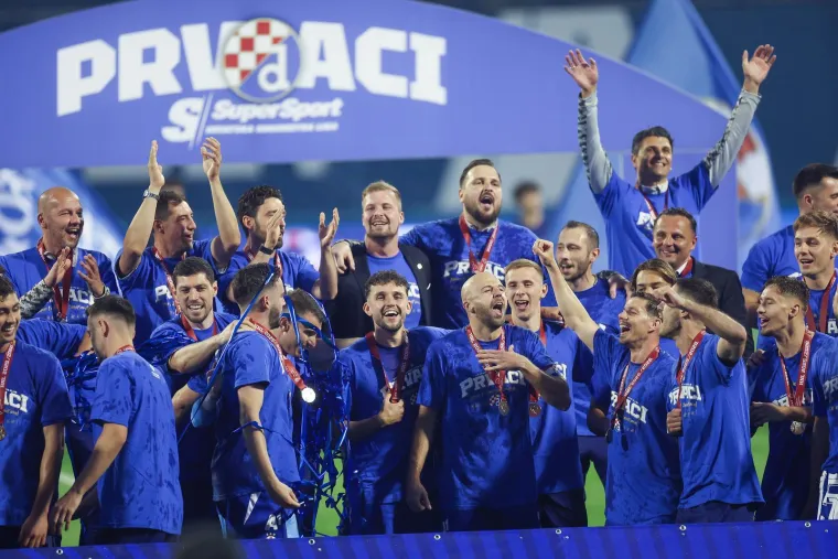Pogledajte ludnicu na Maksimiru! Zagreb eruptirao nakon osvajanja duple krune