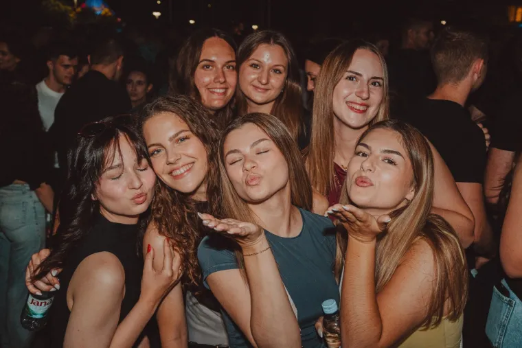 Nepregledno more studenata preplavilo je ovaj vikend 'Savu': Pogledajte nevjerojatne prizore euforije