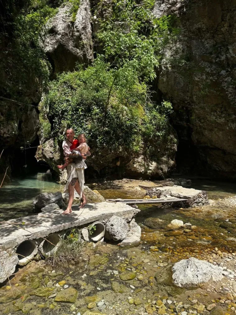 Zbog skupoće su preselili u kraj gdje je pivo jeftino kao voda, a pone&scaron;to dobiju i besplatno