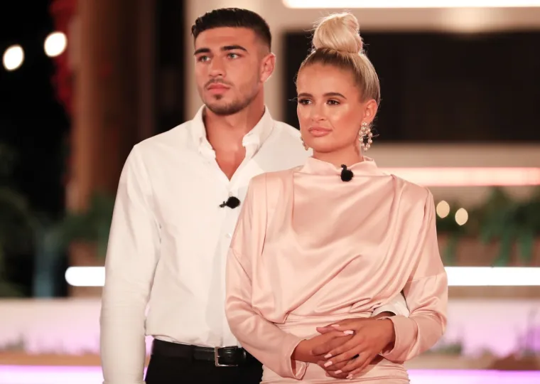 Golotinja i ljubav pred kamerama proslavili je preko noći, a danas je mogul kojeg prate milijuni
