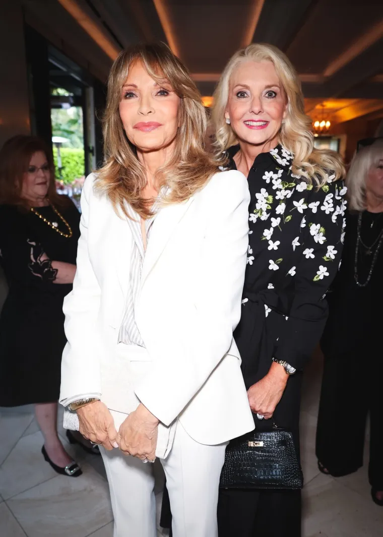 Wow, kako dobro izgleda! Probajte pogoditi koliko Jaclyn Smith ima godina: Ovo su njena najbolja izdanja