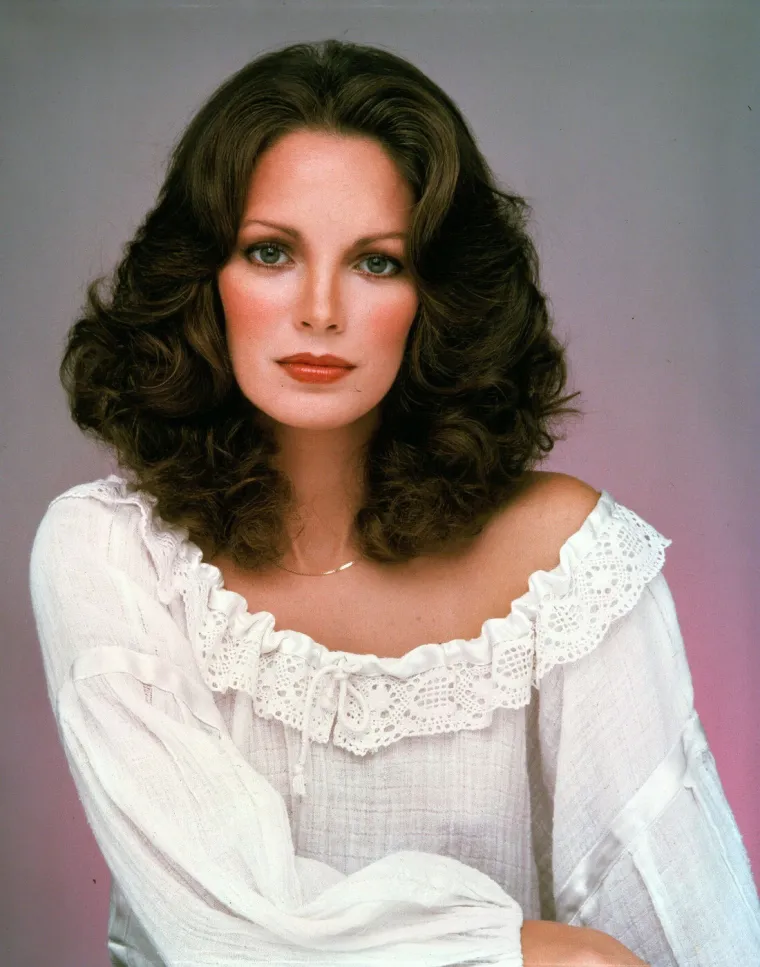 Wow, kako dobro izgleda! Probajte pogoditi koliko Jaclyn Smith ima godina: Ovo su njena najbolja izdanja