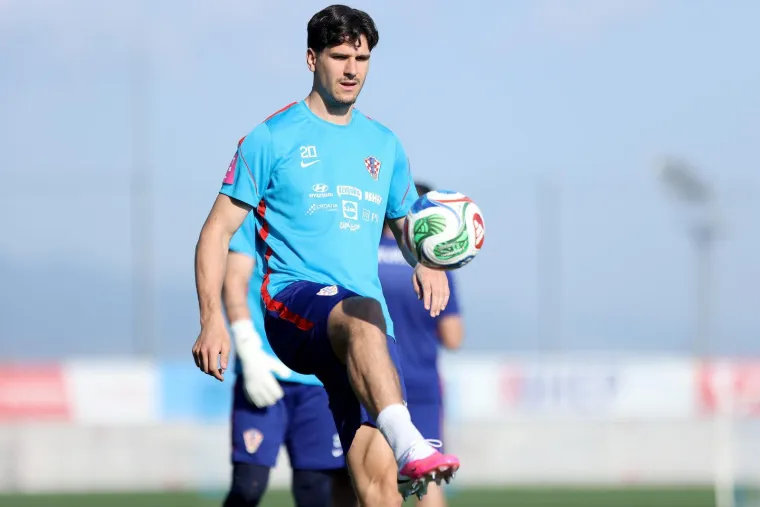 Zlatko Dalić uhvaćen u zagonetnom razgovoru s pomoćnikom: Evo kako se na Rujevici brusi forma