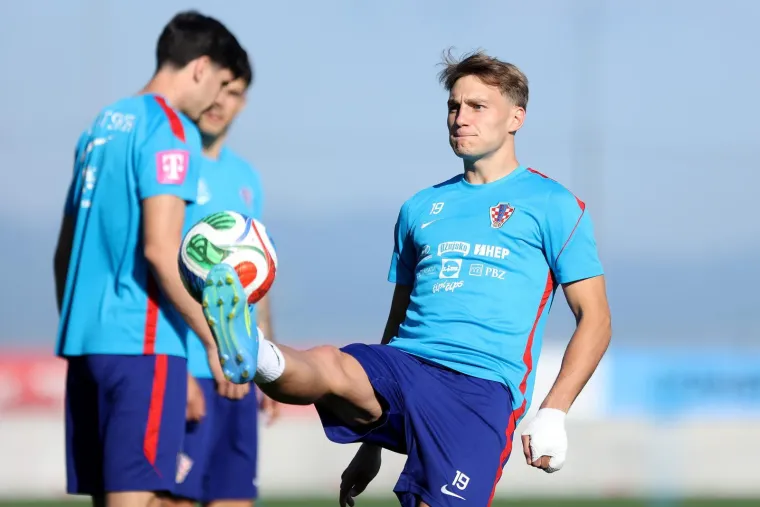 Zlatko Dalić uhvaćen u zagonetnom razgovoru s pomoćnikom: Evo kako se na Rujevici brusi forma