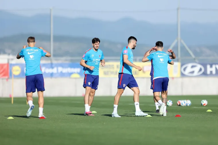 Zlatko Dalić uhvaćen u zagonetnom razgovoru s pomoćnikom: Evo kako se na Rujevici brusi forma