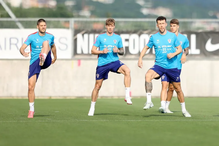 Peri&scaron;ića dočekao neočekivan problem na Rujevici, a evo i kako Vatreni podnose riječke vrućine