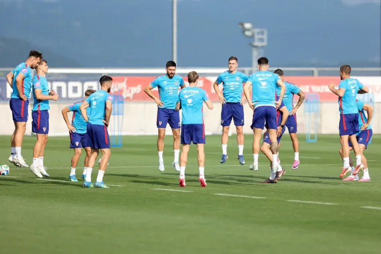 Peri&scaron;ića dočekao neočekivan problem na Rujevici, a evo i kako Vatreni podnose riječke vrućine