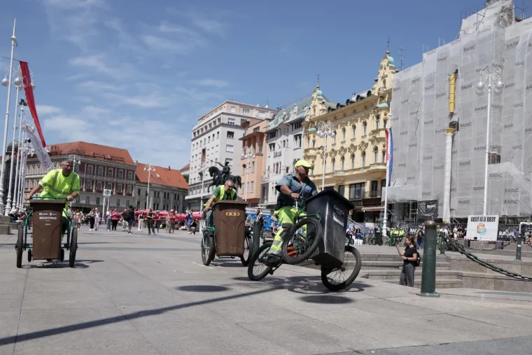Točno u podne, gutat će&scaron; pra&scaron;inu ispod bana! Pogledajte obračun čistača na tri kotača...