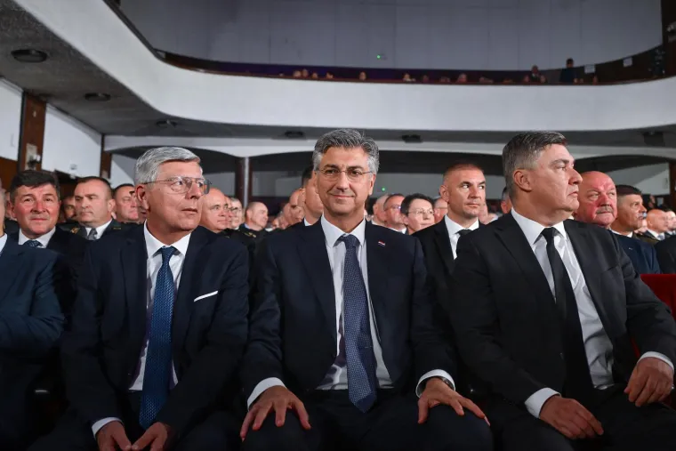 Jedan kraj drugog, a miljama daleko! Pogledajte ovu razinu ignoriranja