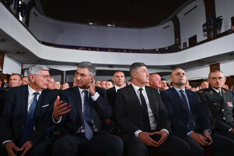 Jedan kraj drugog, a miljama daleko! Pogledajte ovu razinu ignoriranja