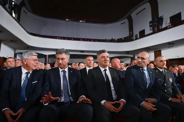 Jedan kraj drugog, a miljama daleko! Pogledajte ovu razinu ignoriranja
