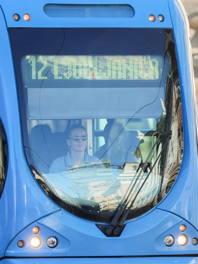 Kad one preuzmu komande, vožnja je odmah ljep&scaron;a: Zavirite u svijet heroina zagrebačkih tračnica