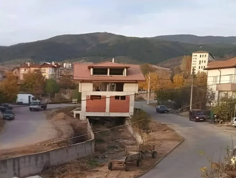 Balkan stvarno nije za početnike, a to dokazuje i arhitektura kakve nema ni u crtićima
