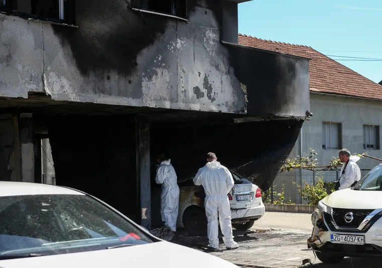 Susjedi vidjeli mladiće s kanisterima, policija potvrdila: Izgorjela dva Lamborghinija! Ovo je ostalo od njih
