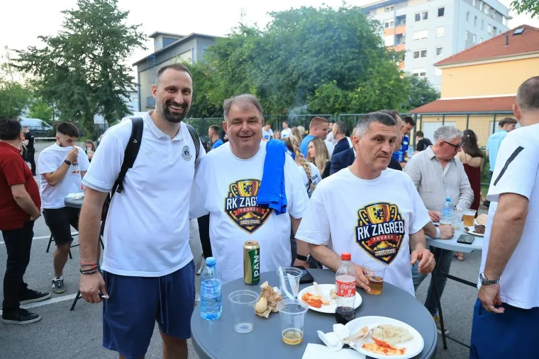 Luda fe&scaron;ta nakon novog naslova prvaka: Zagrepčani proslavili s navijačima