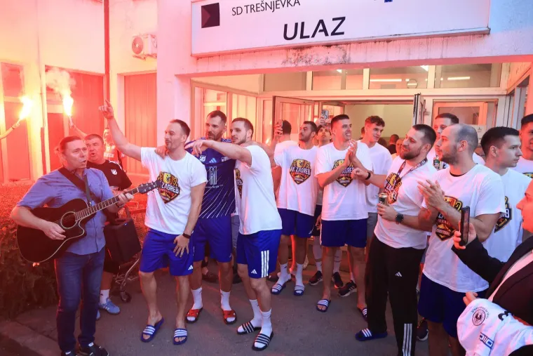 Luda fe&scaron;ta nakon novog naslova prvaka: Zagrepčani proslavili s navijačima