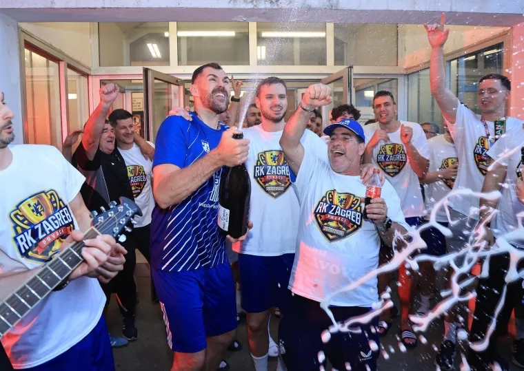 Luda fe&scaron;ta nakon novog naslova prvaka: Zagrepčani proslavili s navijačima