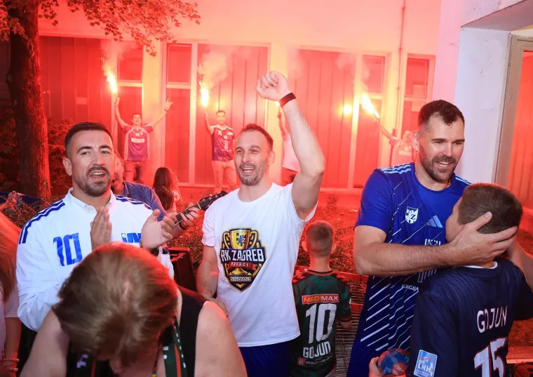 Luda fe&scaron;ta nakon novog naslova prvaka: Zagrepčani proslavili s navijačima