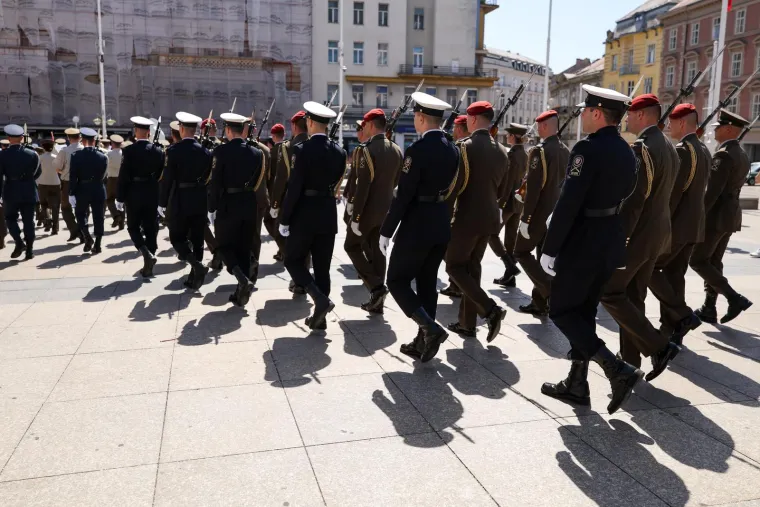Orkestar priredio spektakl, a pazite &scaron;to je dijelila HDZ-ovka: Ovako slavi Hrvatska