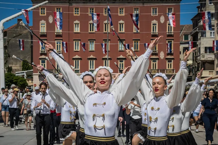 Orkestar priredio spektakl, a pazite &scaron;to je dijelila HDZ-ovka: Ovako slavi Hrvatska