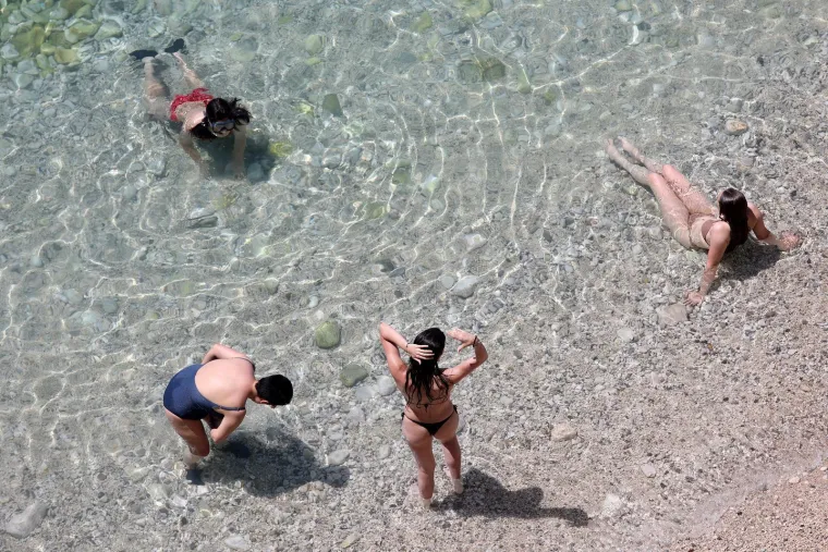 Ljepotice okupirale hrvatske plaže: Pogledajte kako uživaju u moru