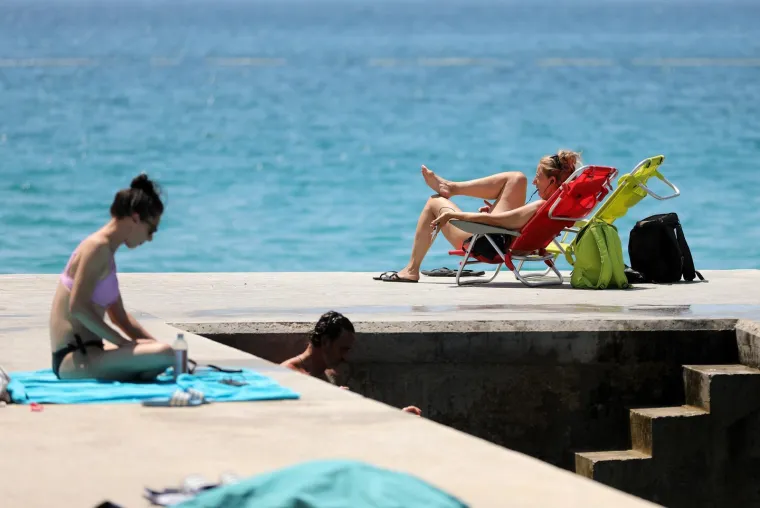 Ljepotice okupirale hrvatske plaže: Pogledajte kako uživaju u moru