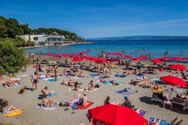 Ljepotice okupirale hrvatske plaže: Pogledajte kako uživaju u moru