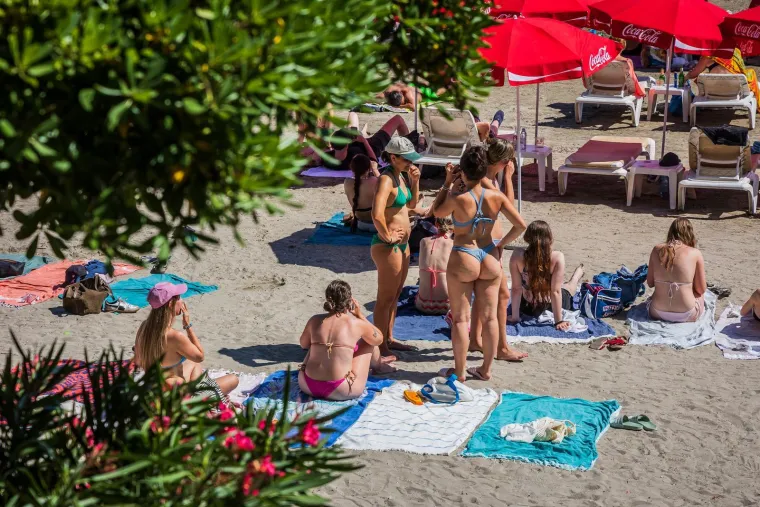 Ljepotice okupirale hrvatske plaže: Pogledajte kako uživaju u moru