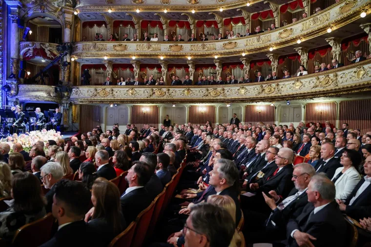 Dan državnosti u HNK-u: Premijer u prvom redu, ali ministrice u toaletama ukrale svu pažnju