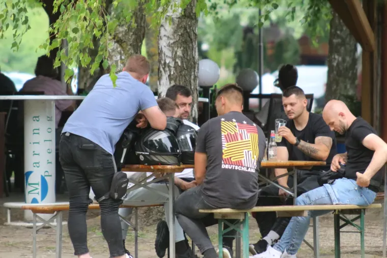 Prizori idile prije ki&scaron;e i grmljavine: Dvije prijateljice obilježile nedjelju u Marini Prelog