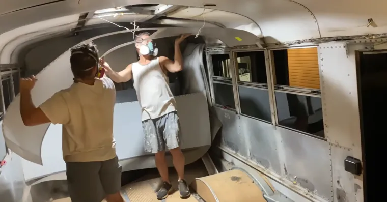 Dojadile su mu stanarine pa se uselio u &scaron;kolski autobus i otkrio koliko je potro&scaron;io na preuređenje