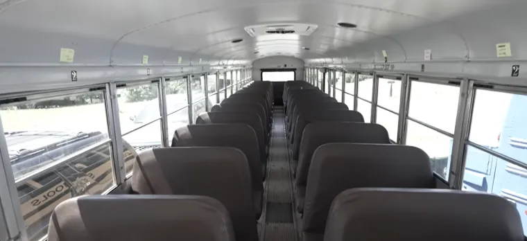 Dojadile su mu stanarine pa se uselio u &scaron;kolski autobus i otkrio koliko je potro&scaron;io na preuređenje