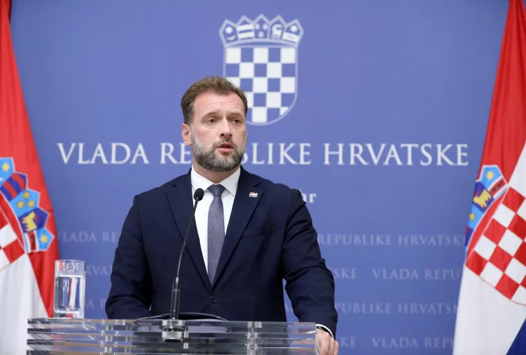 Prepoznajete ga? Jo&scaron; je u optuženičkoj klupi, a evo kako je izgledao prije vrtoglavog uzleta pa pada