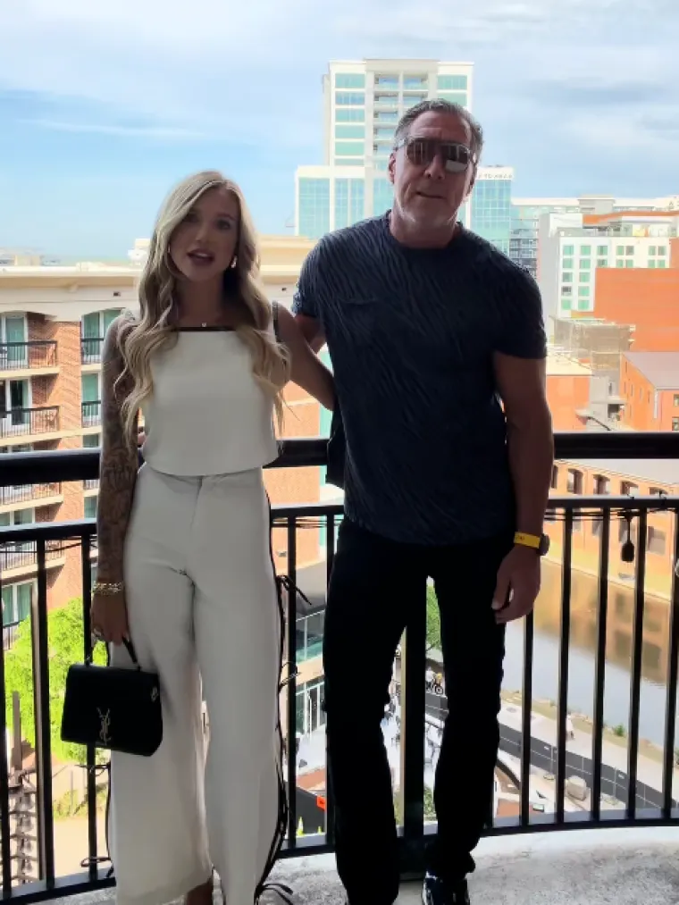 Ona ima 26, on 60: Svi misle da su otac i kći, a žive u sretnom braku i to pod strogim pravilima