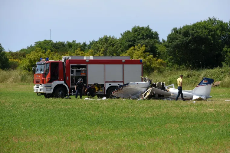 Prve fotografije s mjesta užasa: Avion se prepolovio
