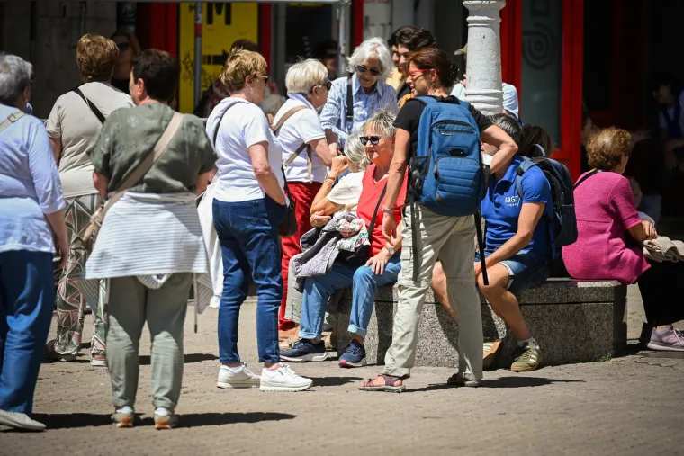 Lijepe brinete plijenile pažnju u centru Zagreba: Pogledajte kako je to izgledalo