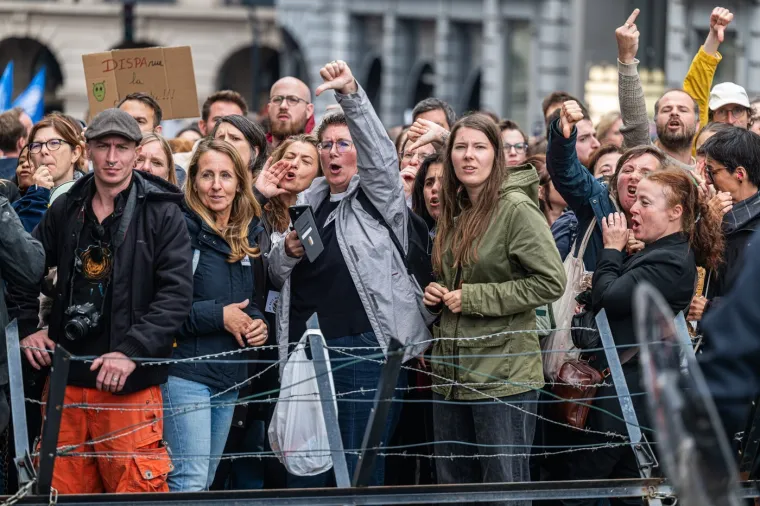Pobuna u Bruxellesu: Palili ograde i bicikle, interventirala policija