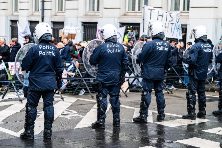 Pobuna u Bruxellesu: Palili ograde i bicikle, interventirala policija