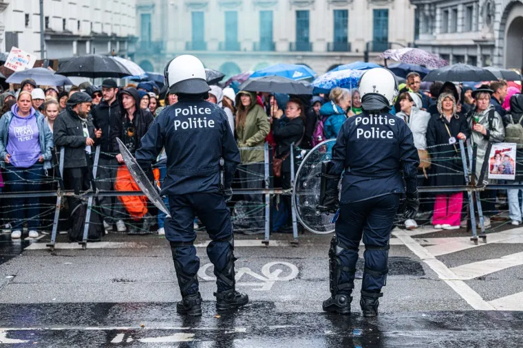 Pobuna u Bruxellesu: Palili ograde i bicikle, interventirala policija