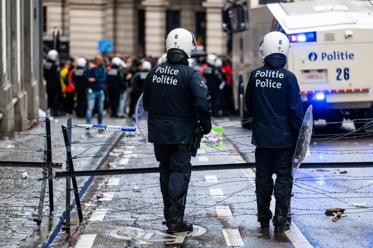 Pobuna u Bruxellesu: Palili ograde i bicikle, interventirala policija