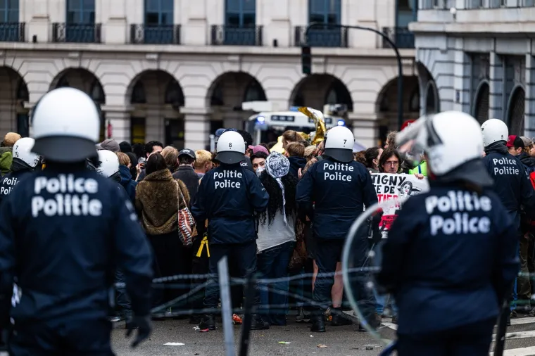 Pobuna u Bruxellesu: Palili ograde i bicikle, interventirala policija